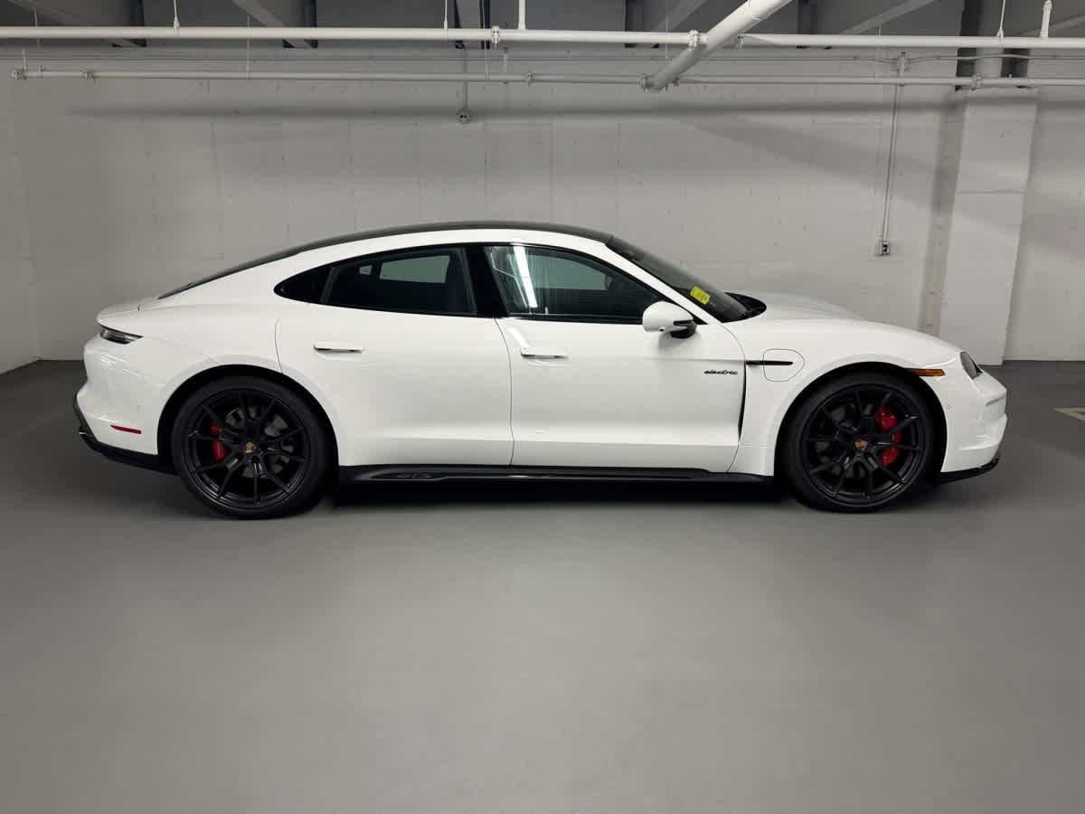 new 2025 Porsche Taycan car