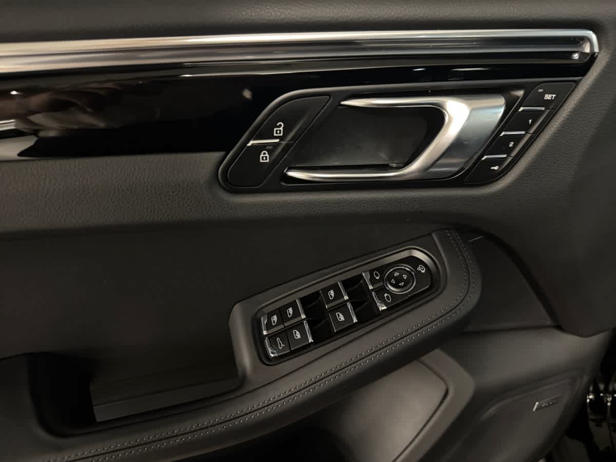 new 2025 Porsche Macan car