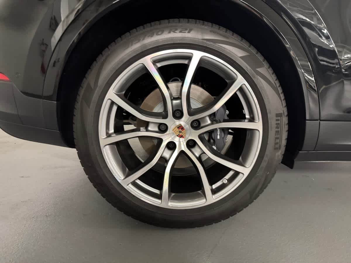 new 2025 Porsche Cayenne car