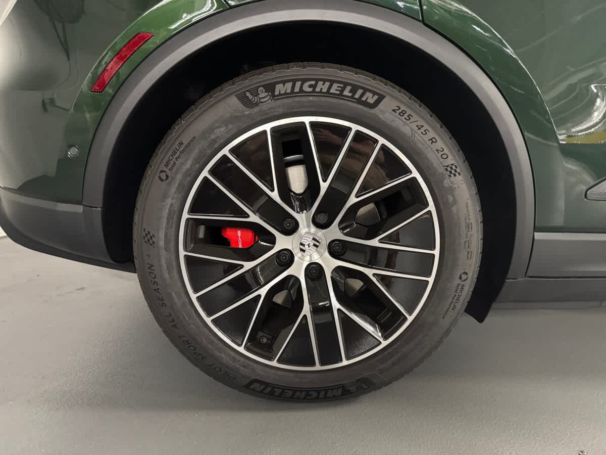 new 2025 Porsche Macan car