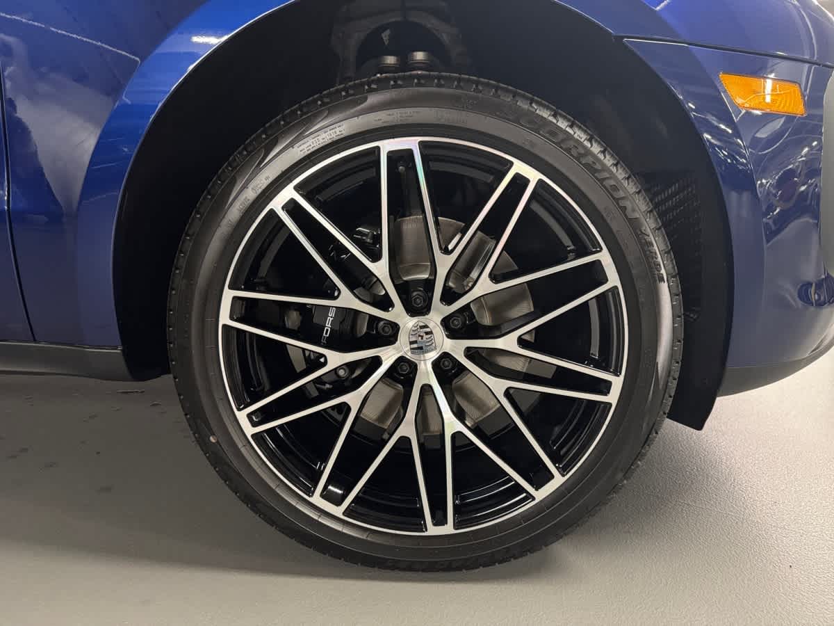 new 2025 Porsche Macan car