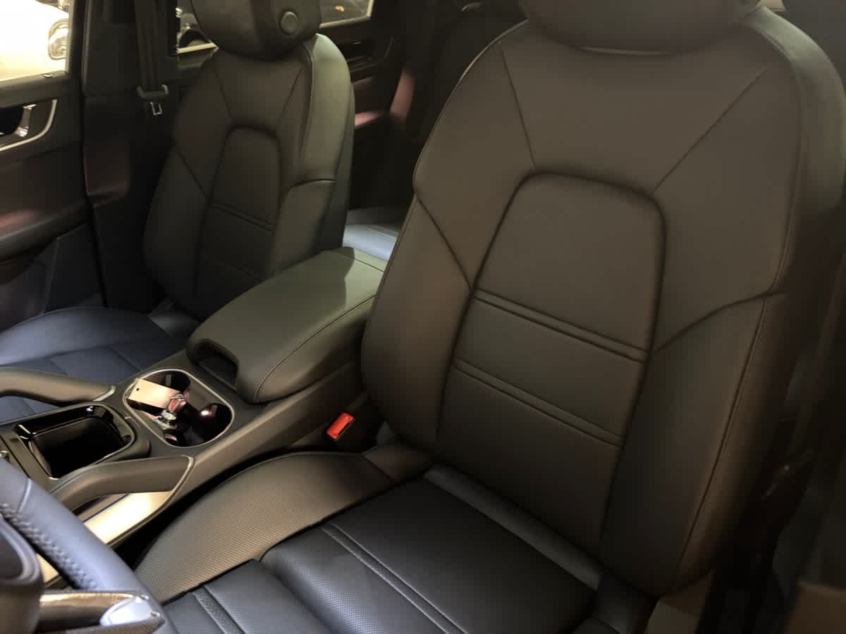 new 2025 Porsche Cayenne car