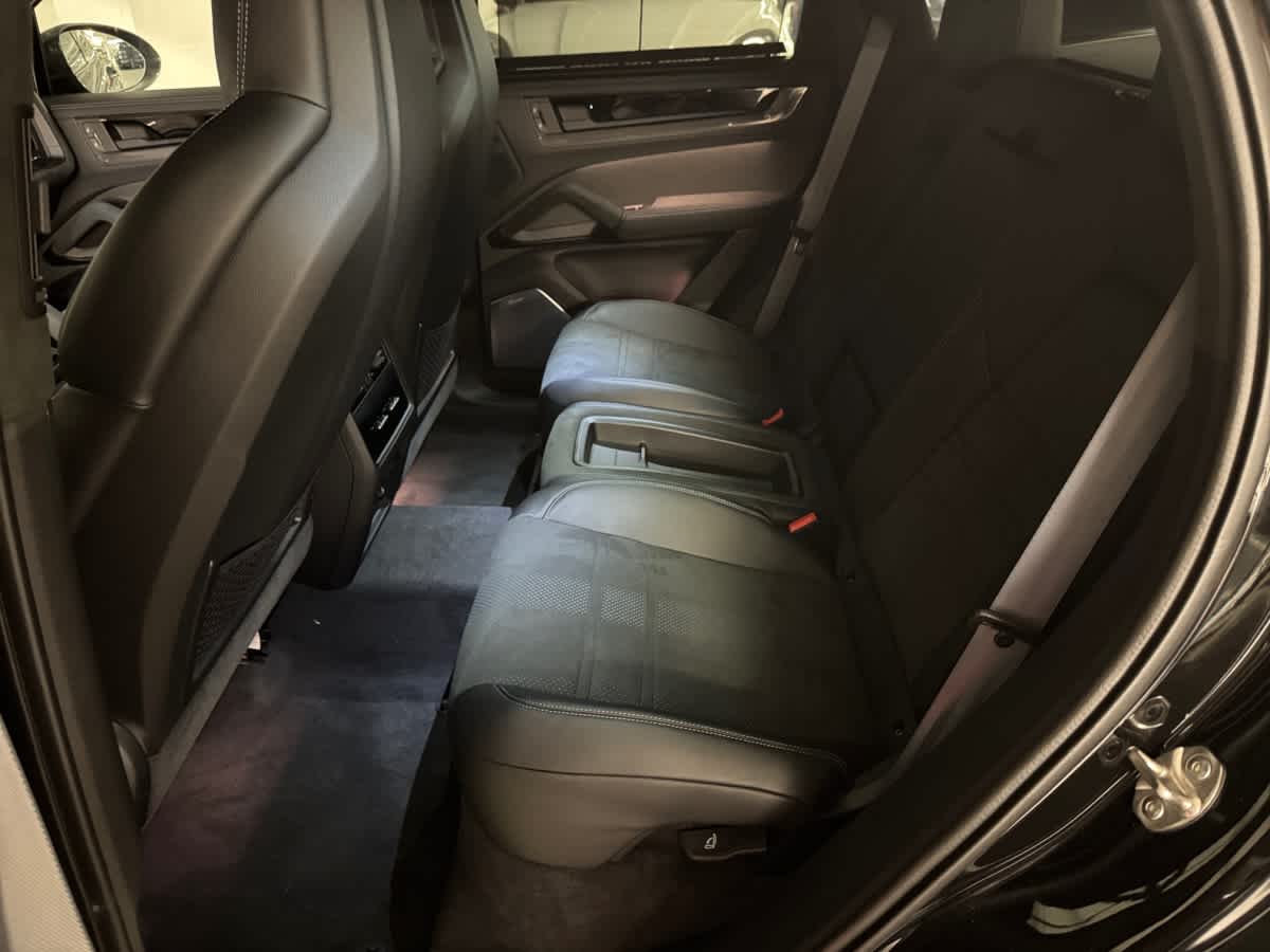 new 2025 Porsche Cayenne car