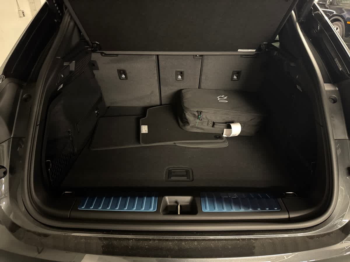 new 2025 Porsche Macan car