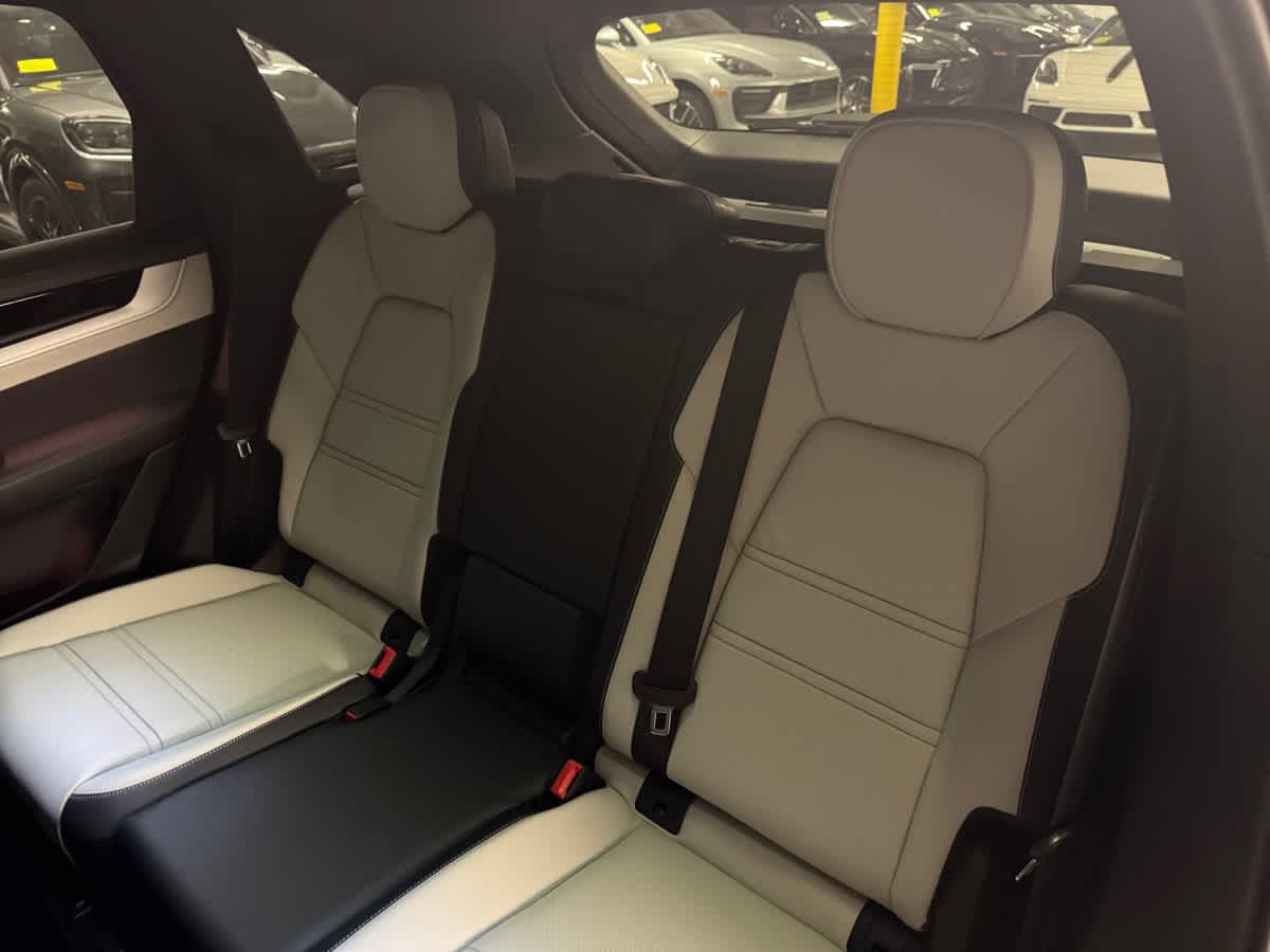 new 2025 Porsche Cayenne car