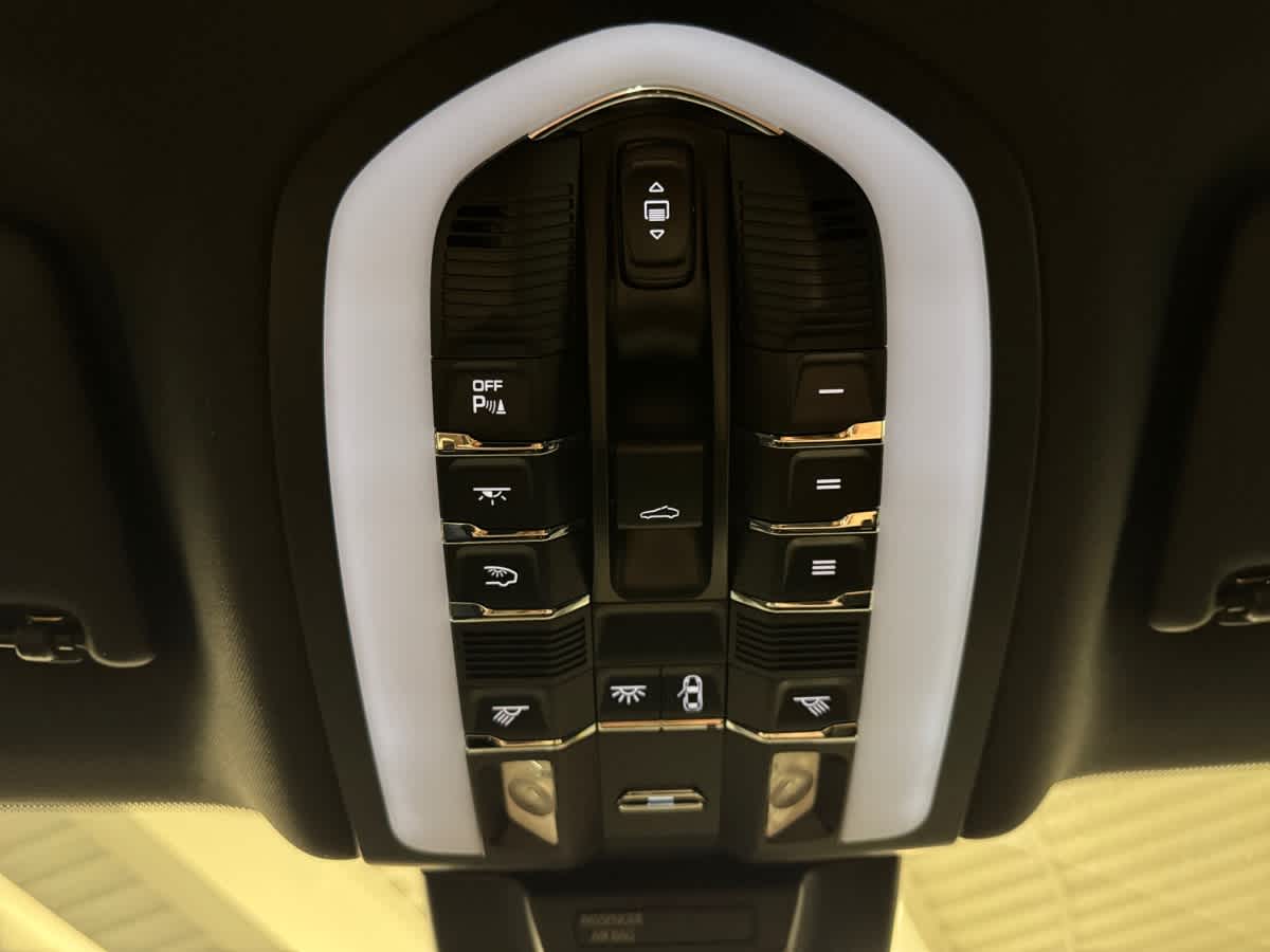 new 2025 Porsche Macan car