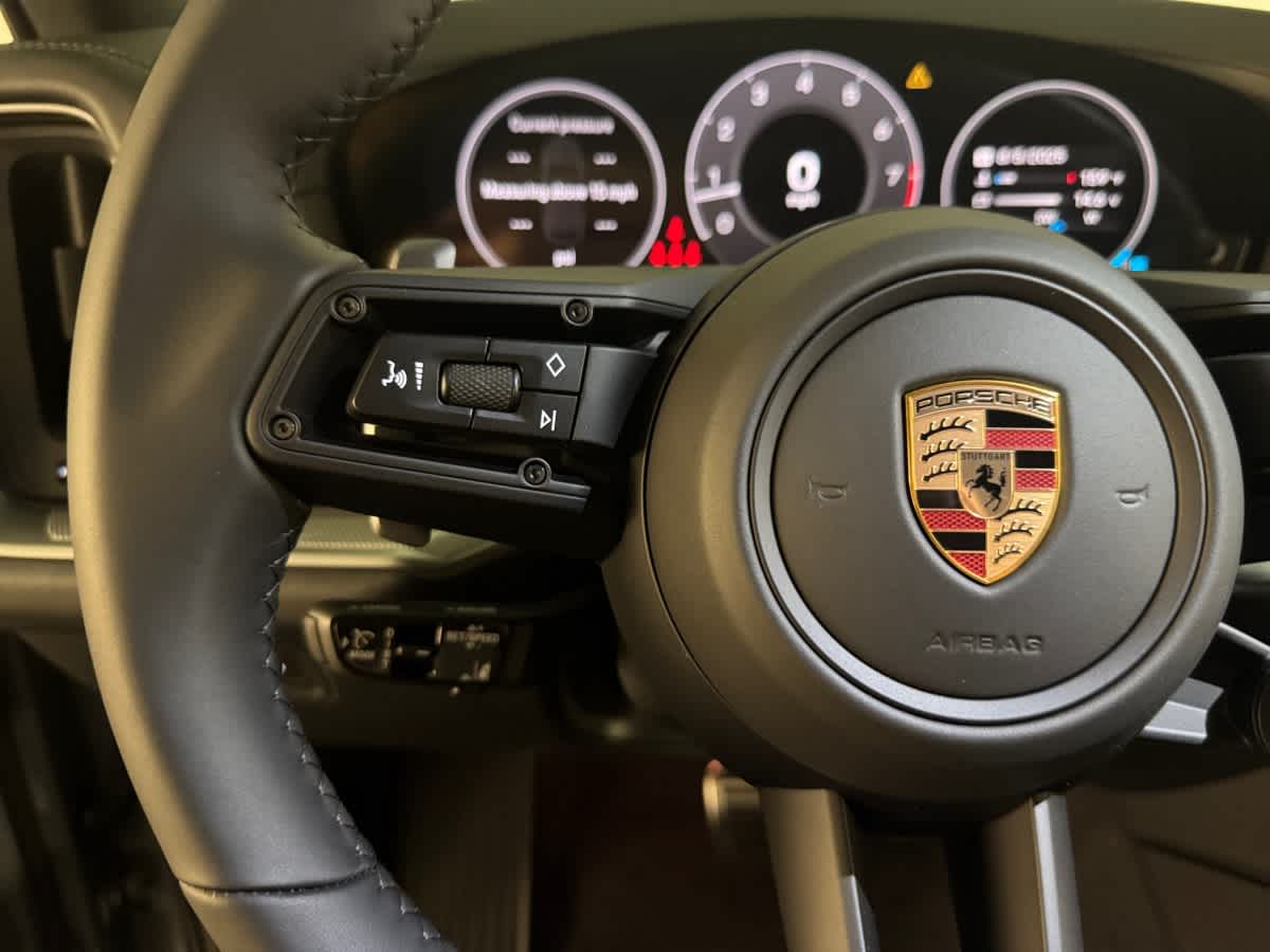 new 2025 Porsche Cayenne car