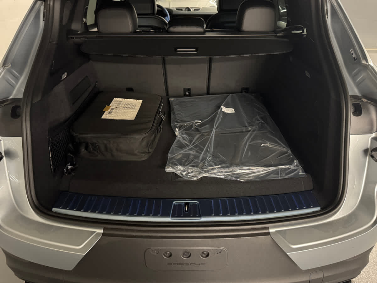new 2025 Porsche Cayenne car