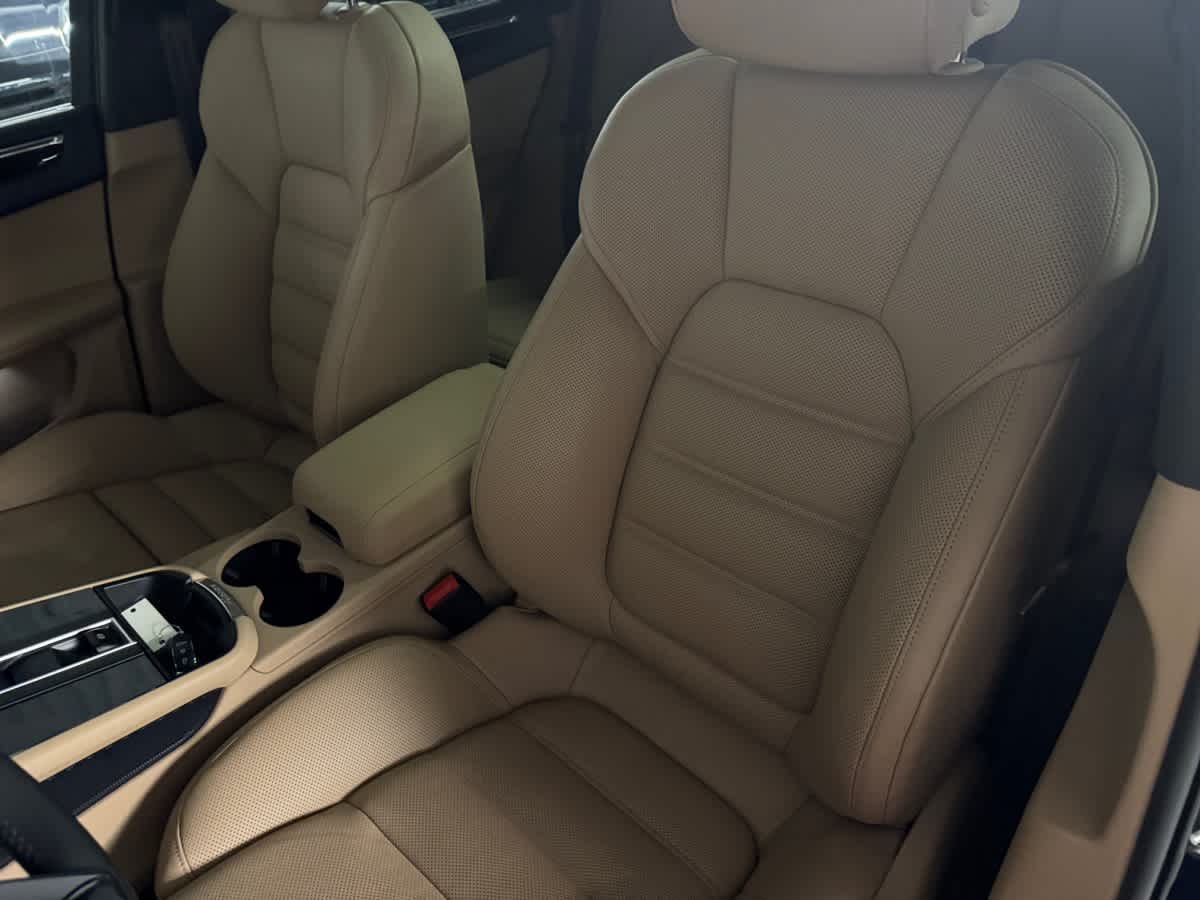 new 2025 Porsche Macan car
