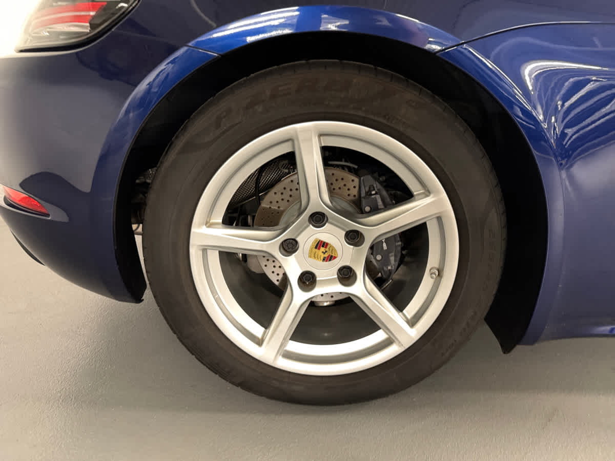 new 2024 Porsche 718 Boxster car