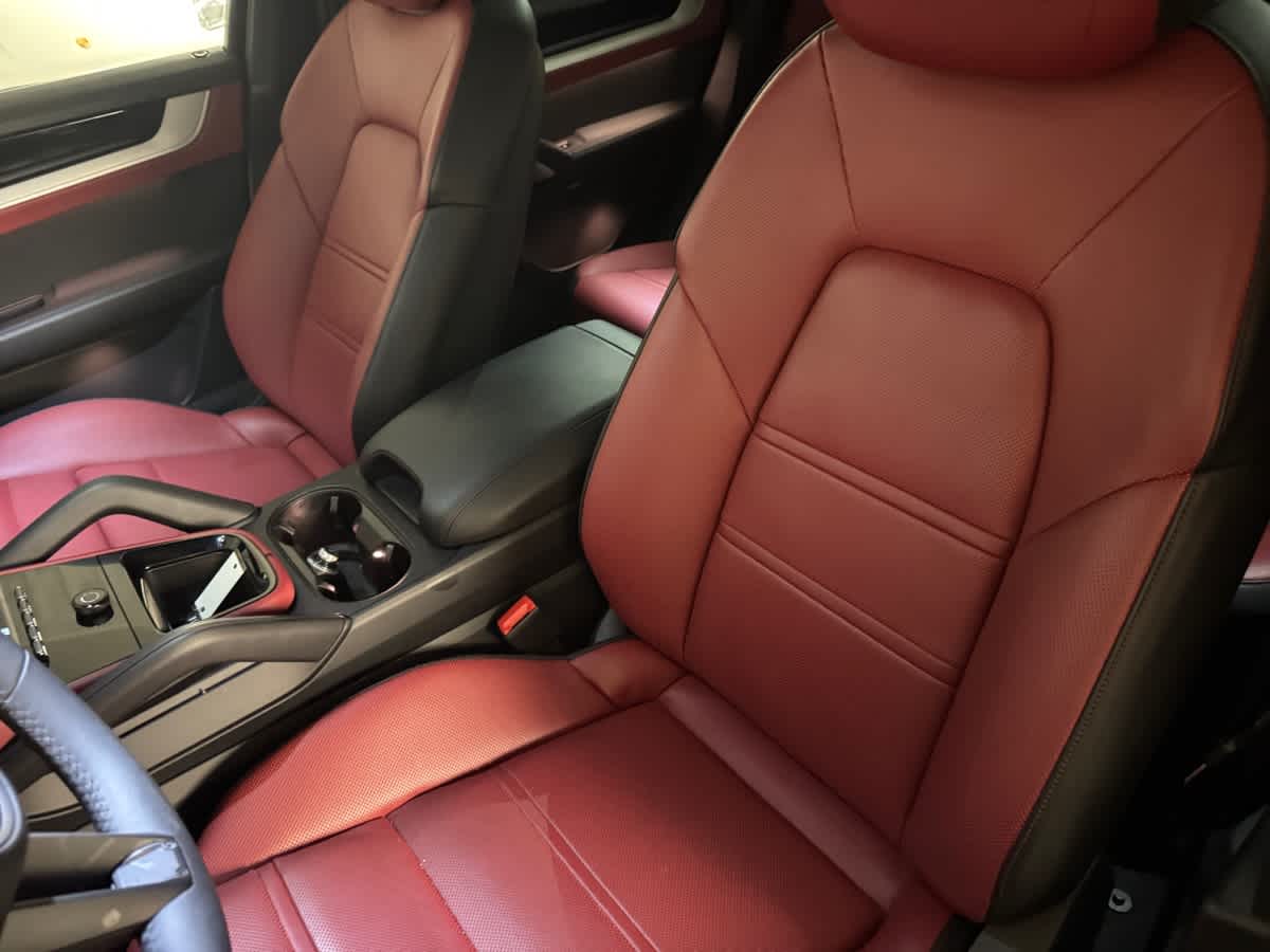 new 2025 Porsche Cayenne car