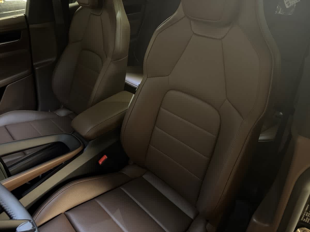 new 2025 Porsche Macan car