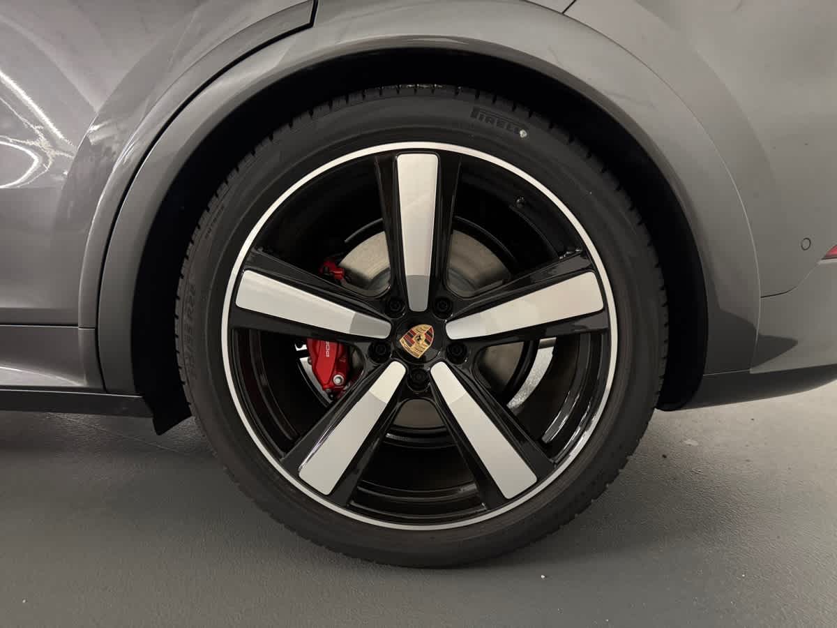 new 2025 Porsche Cayenne car