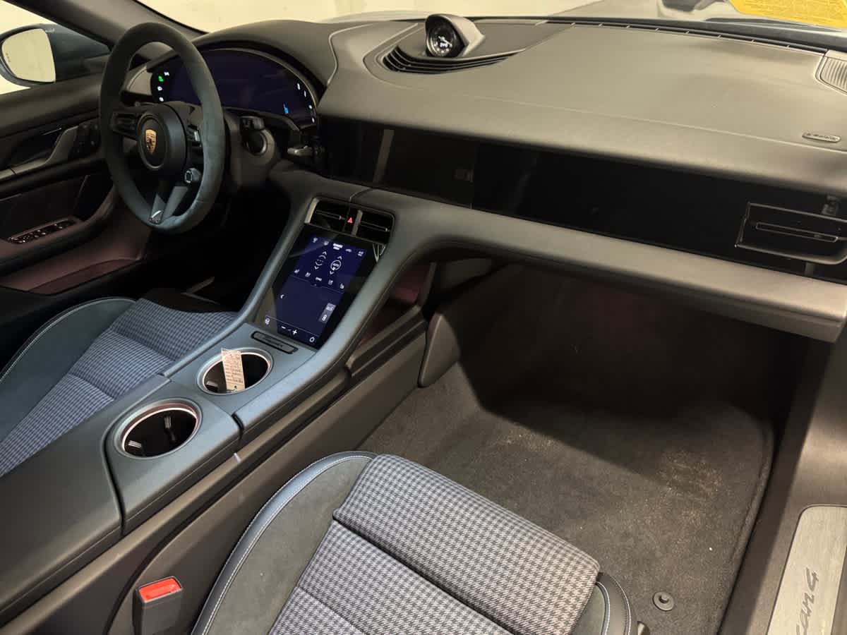 new 2025 Porsche Taycan car