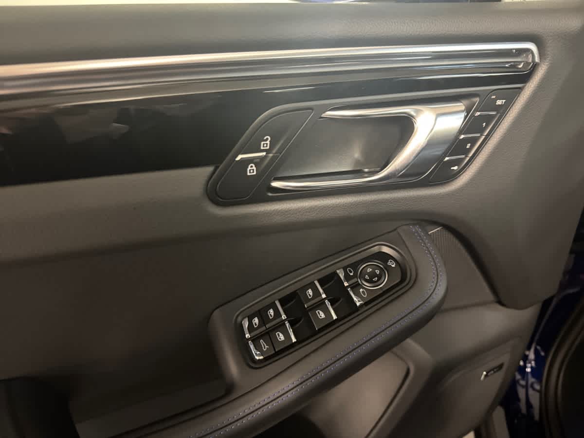 new 2025 Porsche Macan car