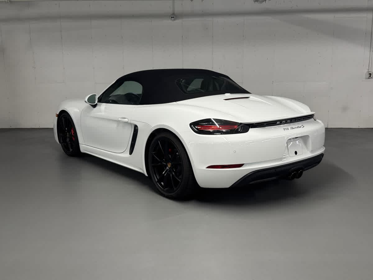 new 2024 Porsche 718 Boxster car