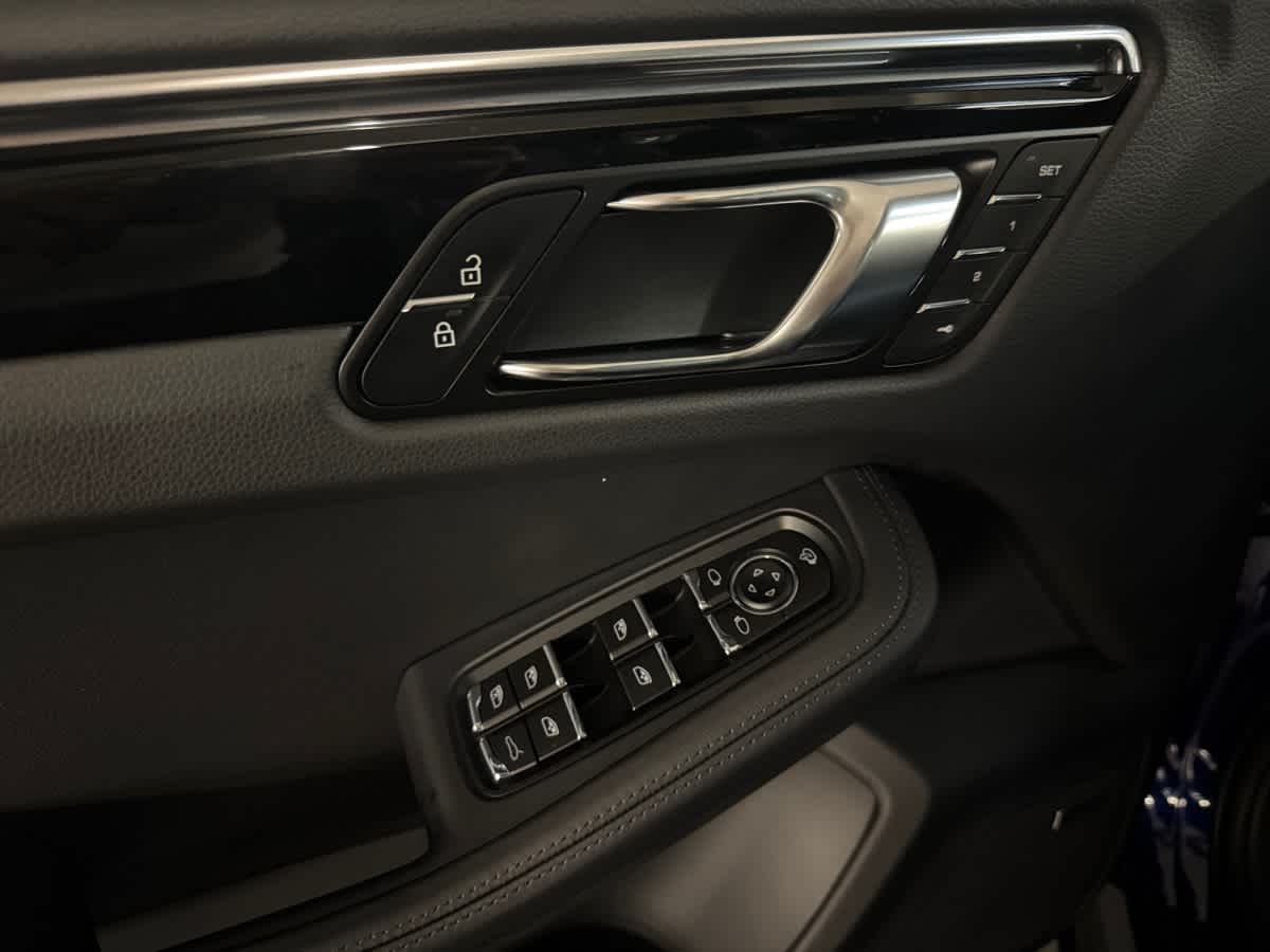 new 2025 Porsche Macan car