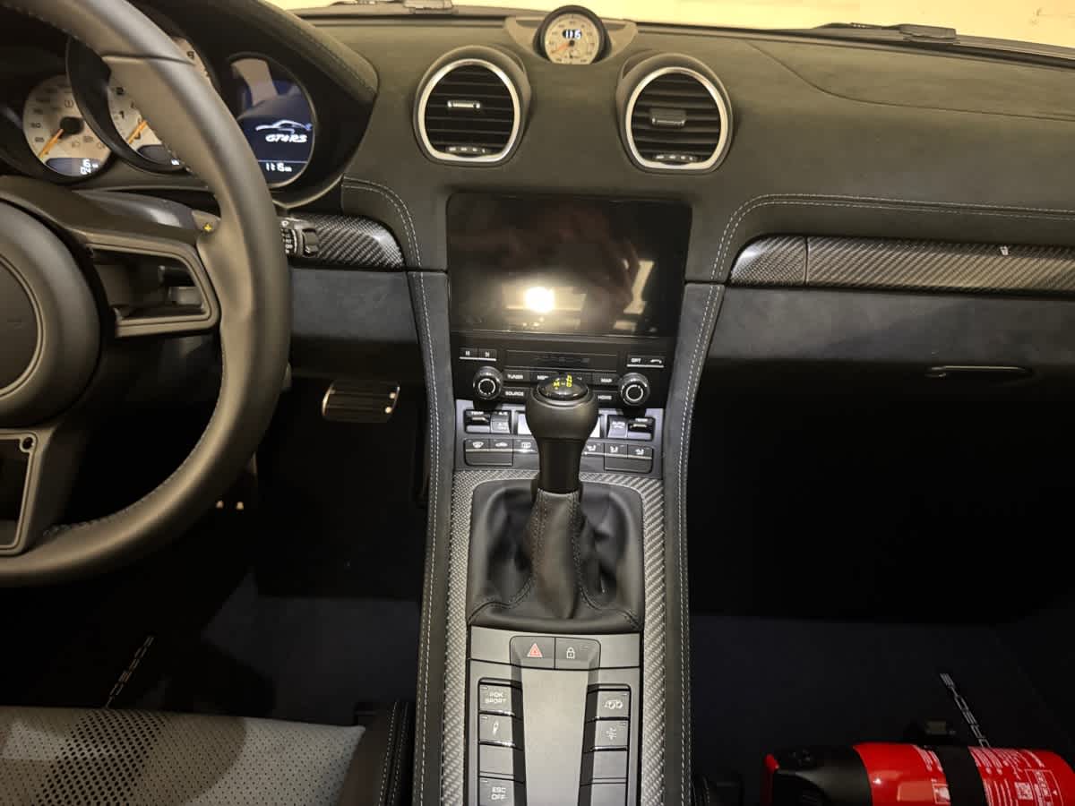 new 2025 Porsche 718 Cayman car