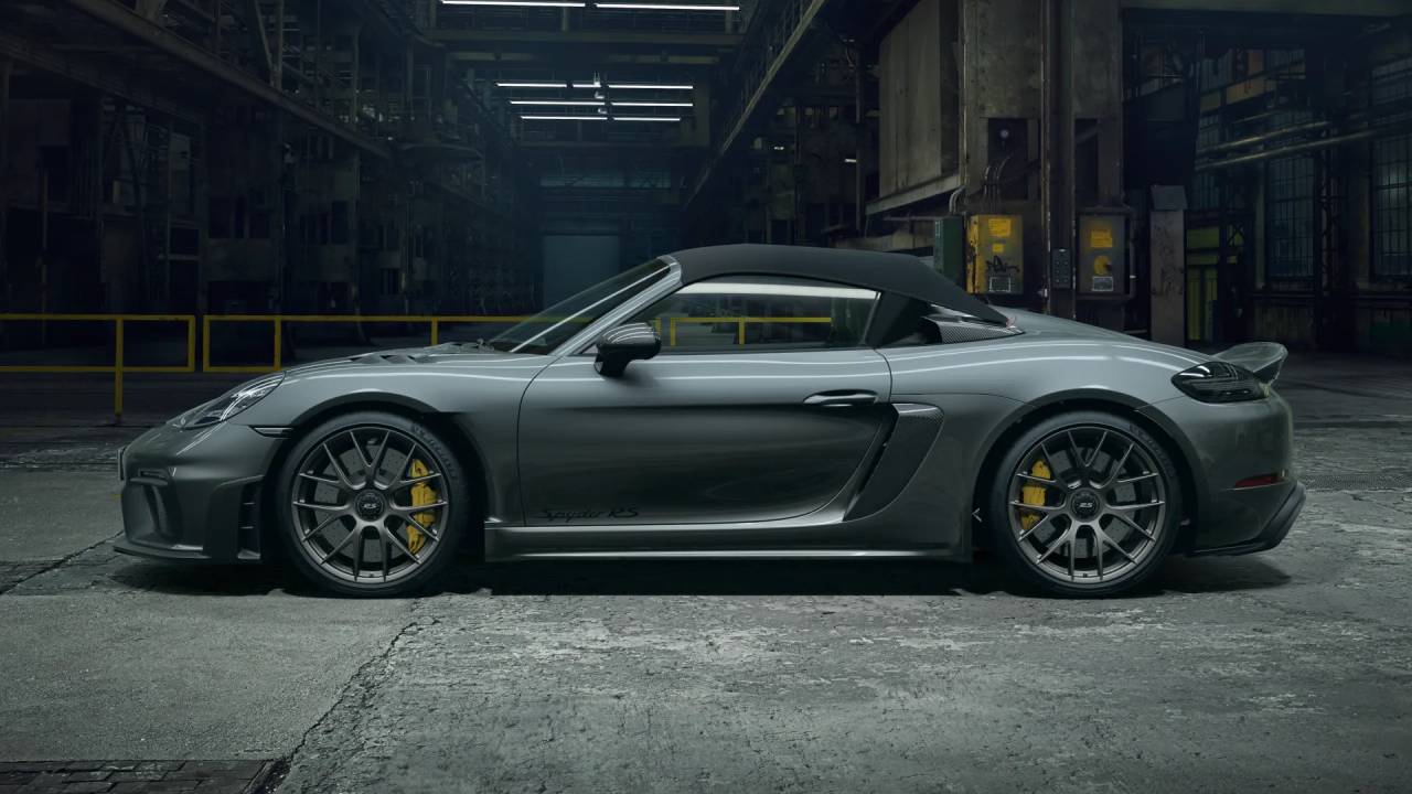 new 2025 Porsche 718 Spyder RS car