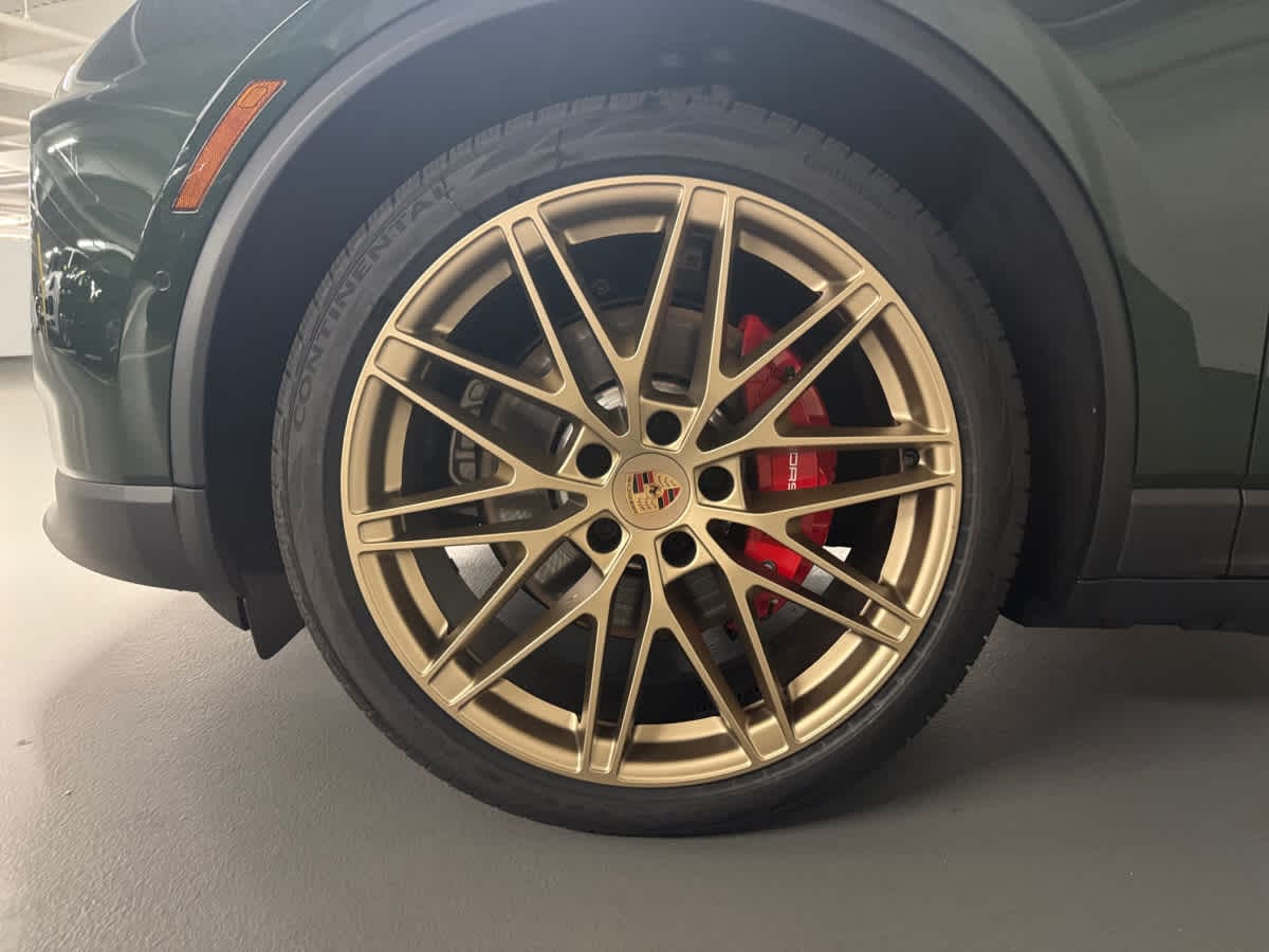 new 2025 Porsche Macan car