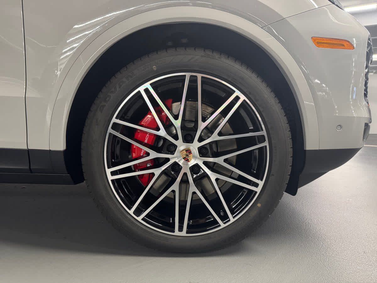 new 2025 Porsche Cayenne car