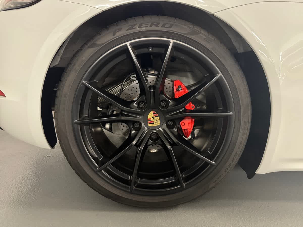 new 2024 Porsche 718 Boxster car