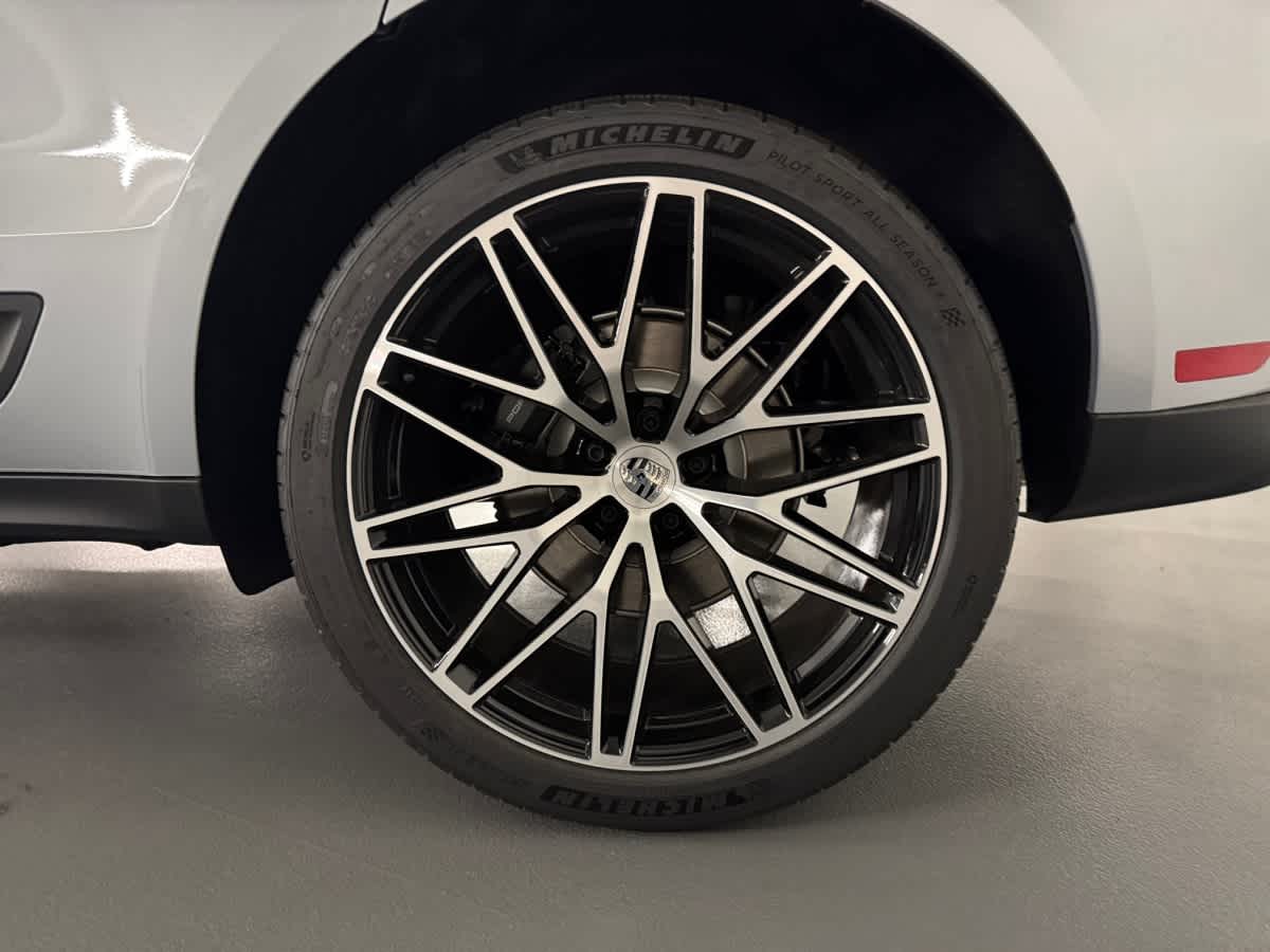 new 2025 Porsche Macan car