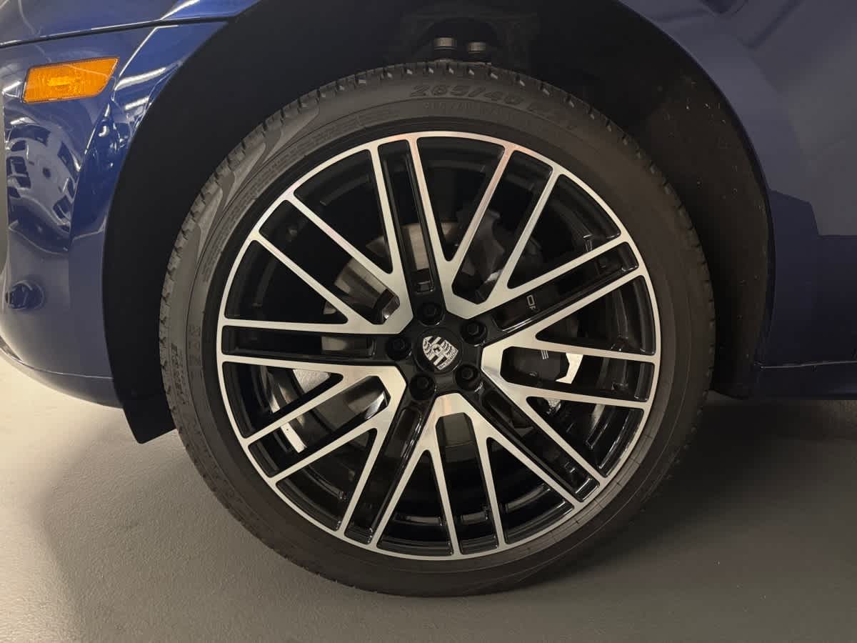 new 2025 Porsche Macan car