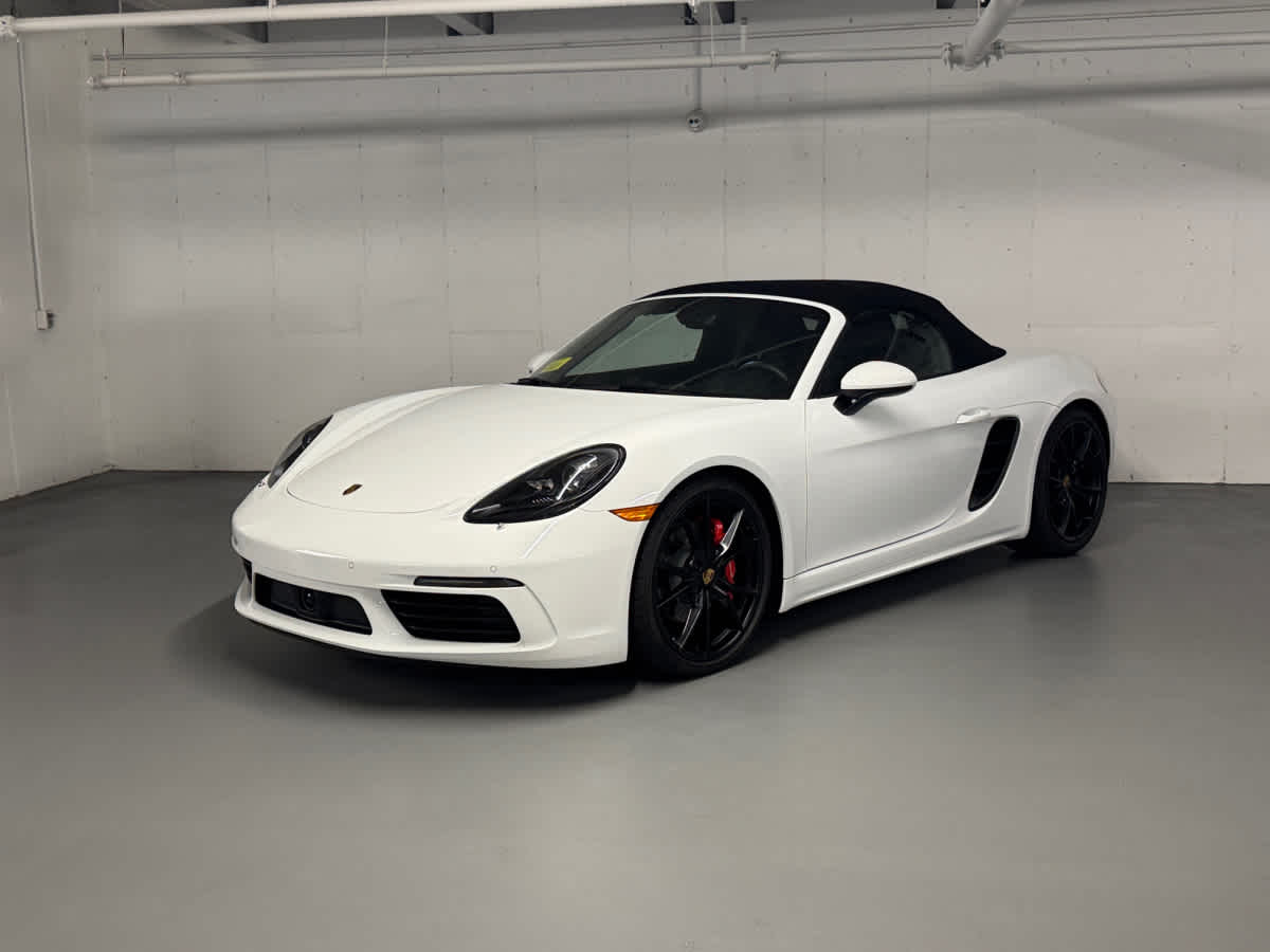 new 2024 Porsche 718 Boxster car
