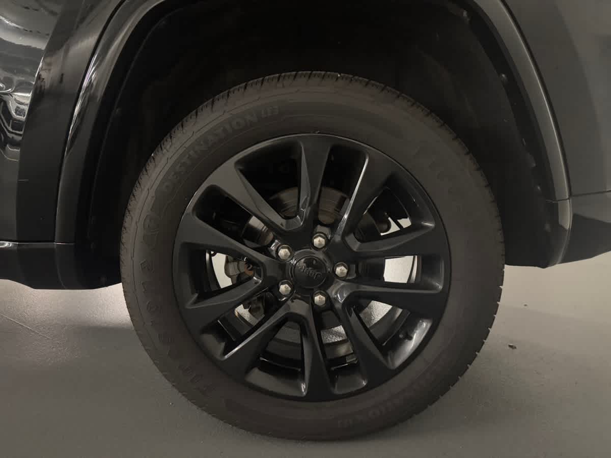 used 2019 Jeep Grand Cherokee car, priced at $27,998