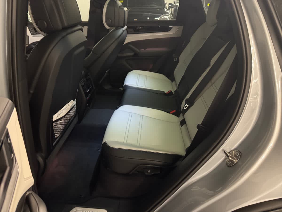 new 2025 Porsche Cayenne car