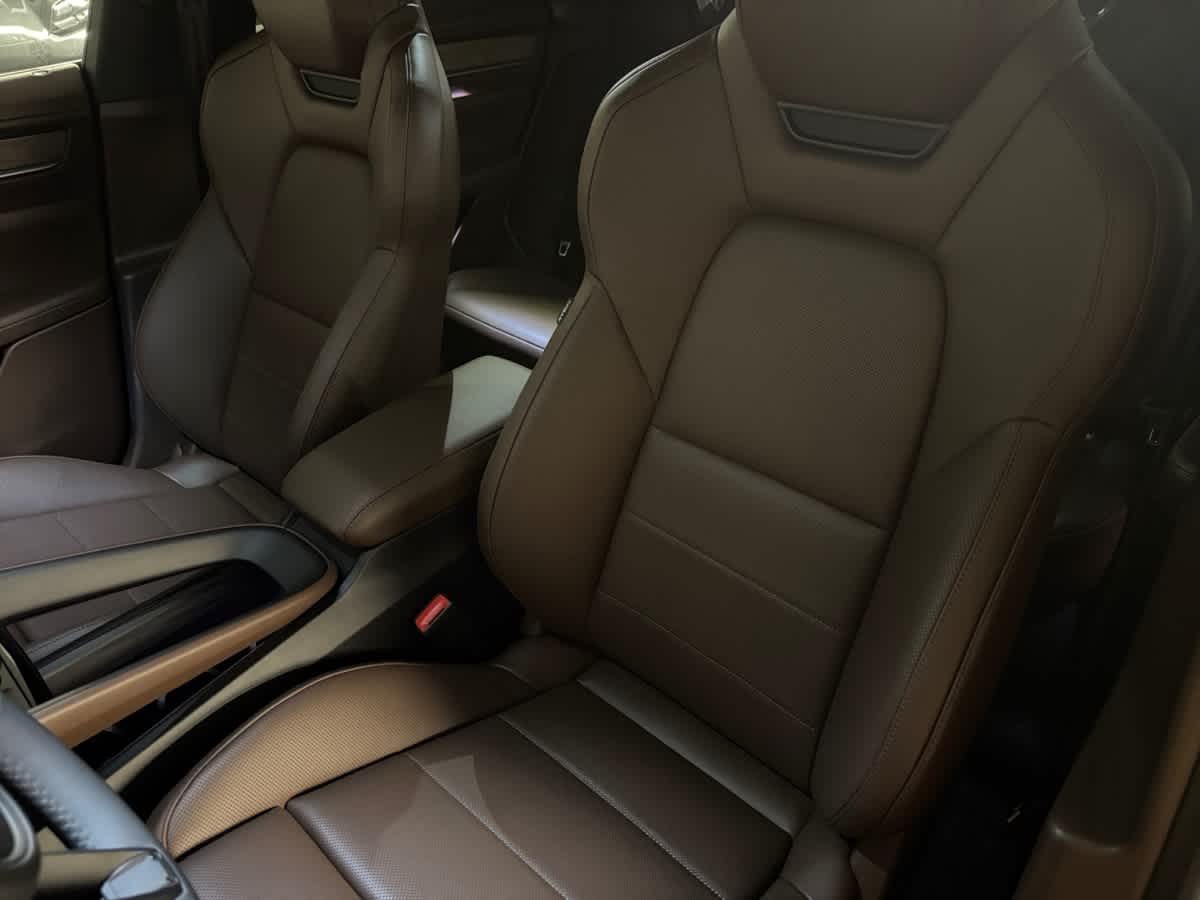 new 2025 Porsche Macan car