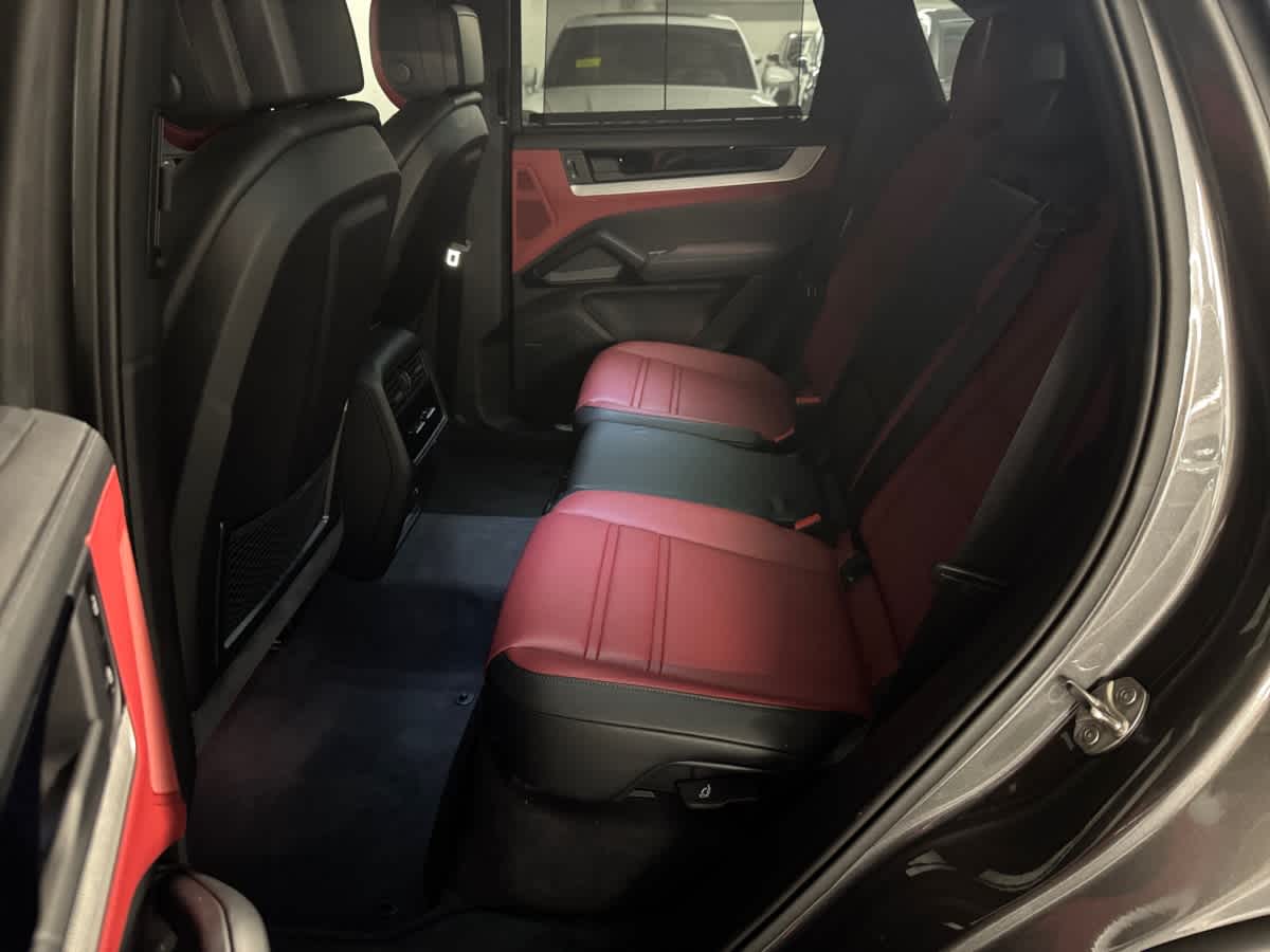 new 2025 Porsche Cayenne car