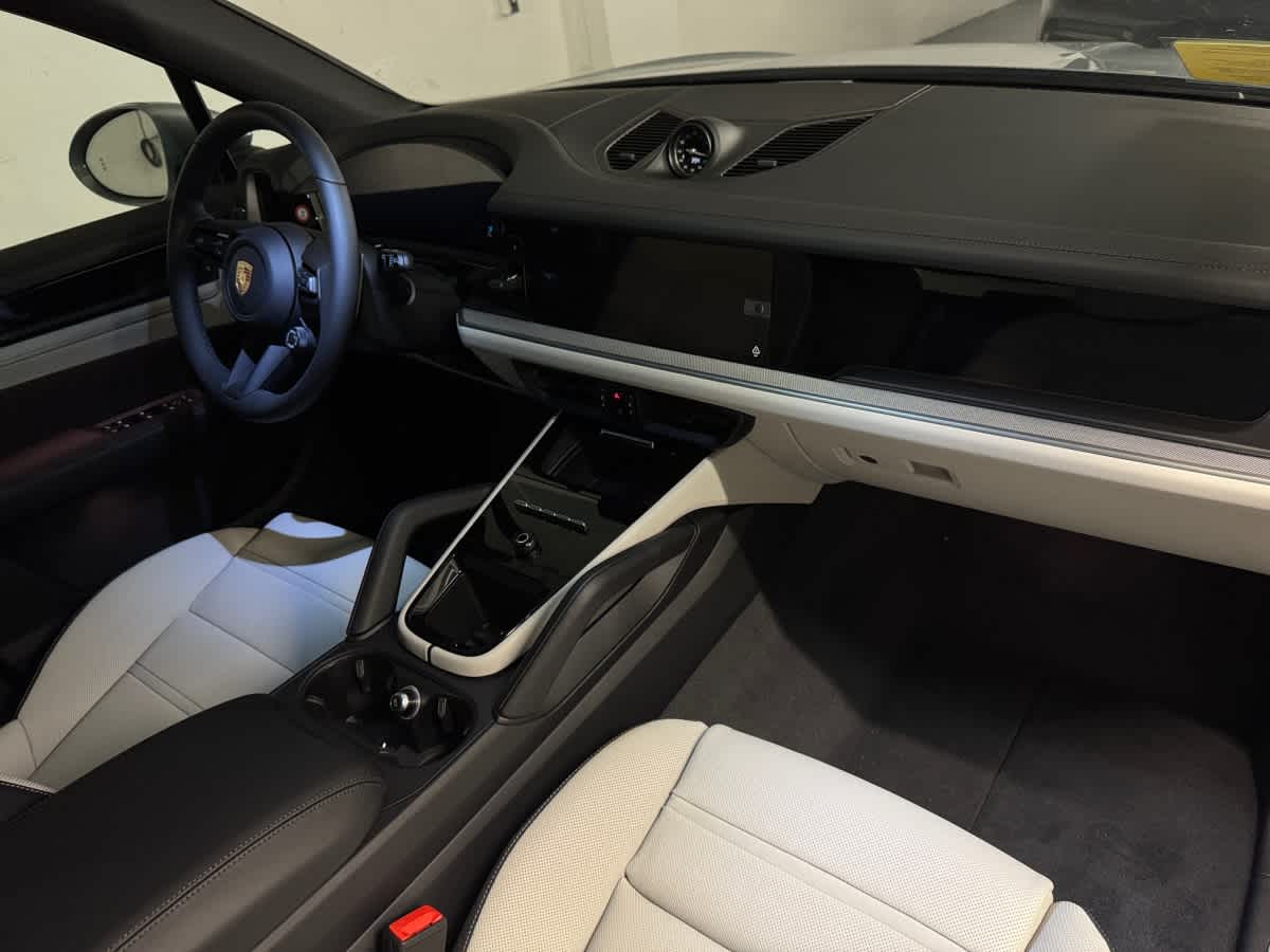 new 2025 Porsche Cayenne car