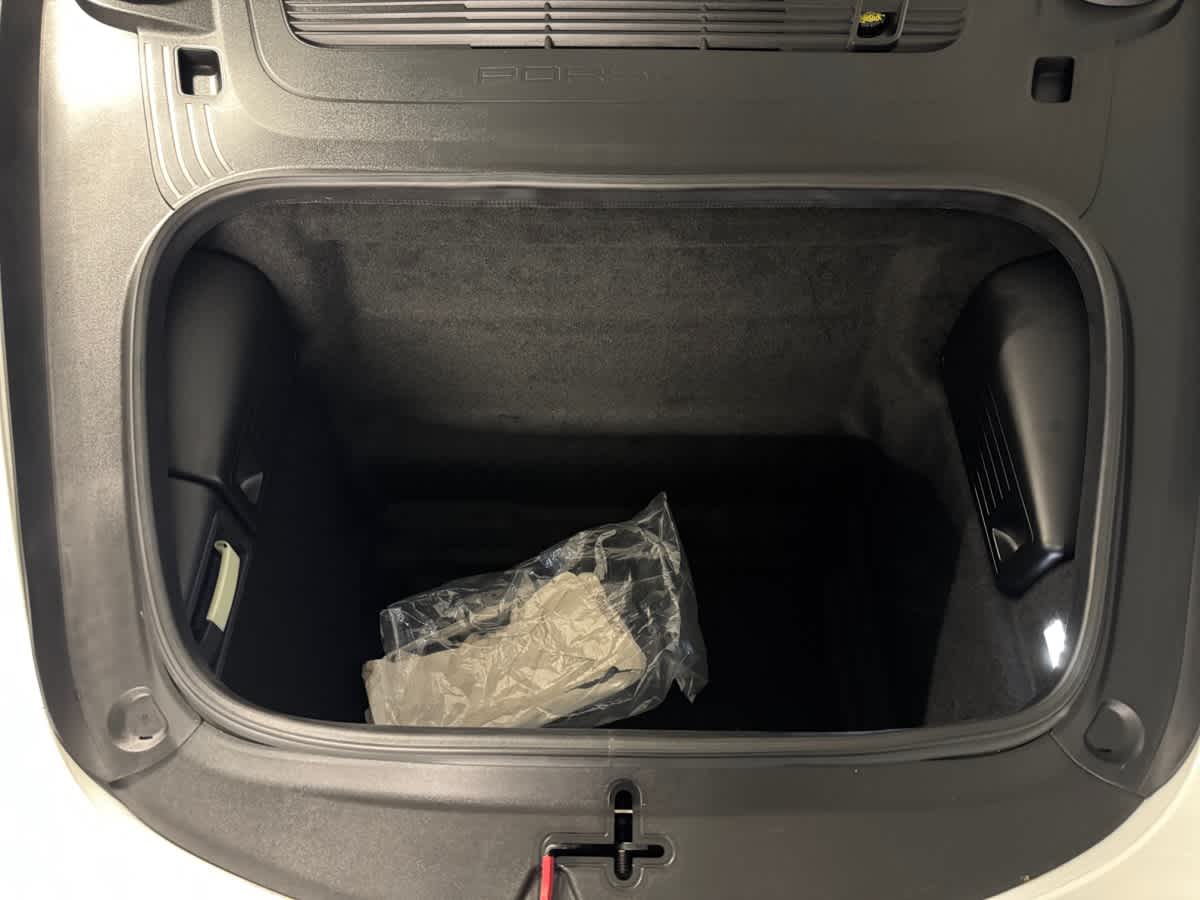 new 2024 Porsche 718 Boxster car