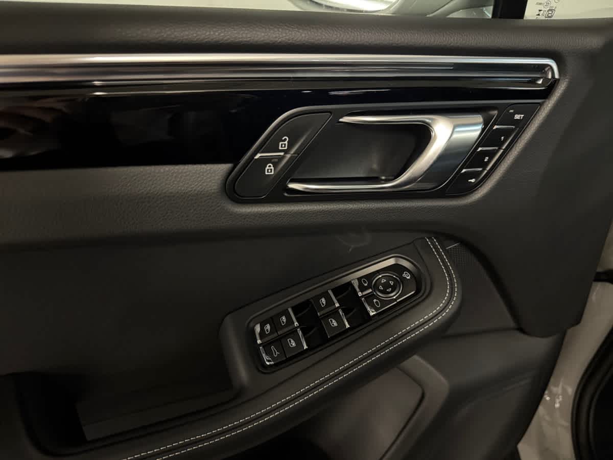 new 2025 Porsche Macan car