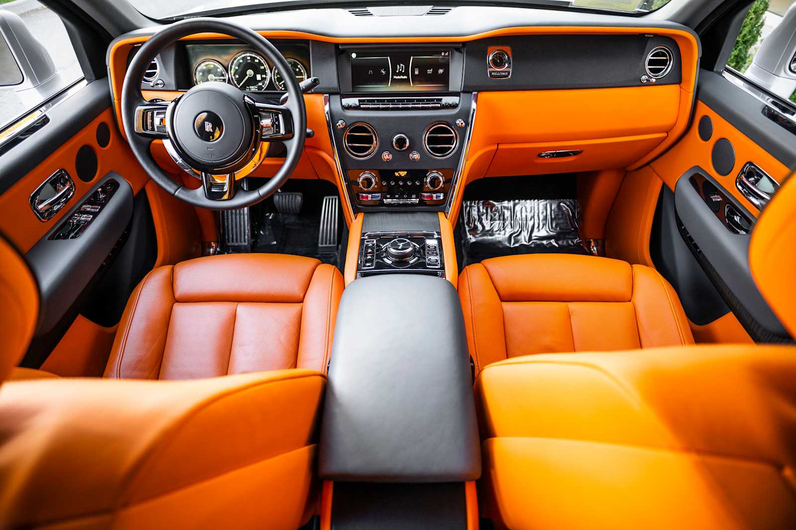 used 2022 Rolls-Royce Cullinan car, priced at $290,497