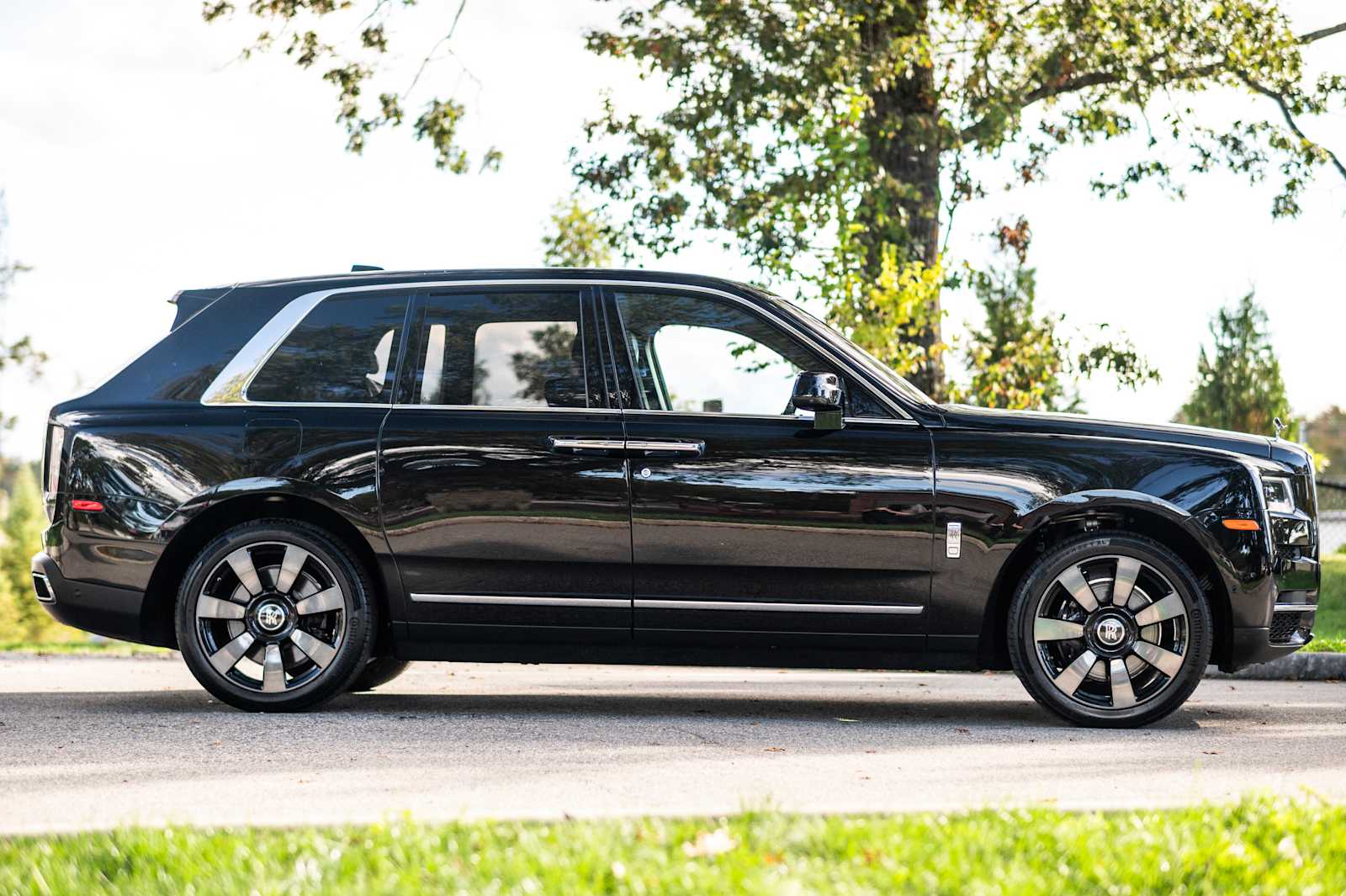 used 2022 Rolls-Royce Cullinan car, priced at $280,497