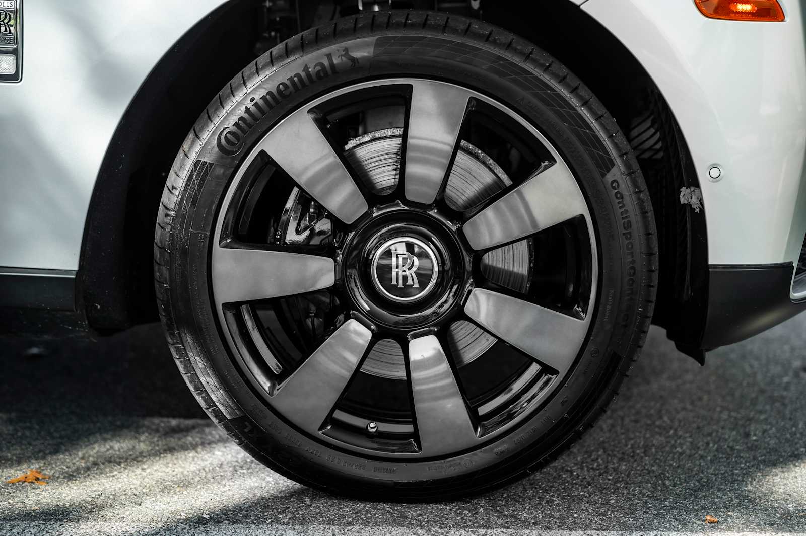 used 2022 Rolls-Royce Cullinan car, priced at $290,497