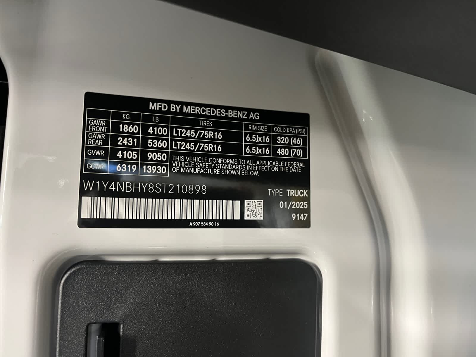 new 2025 Mercedes-Benz Sprinter 2500 car