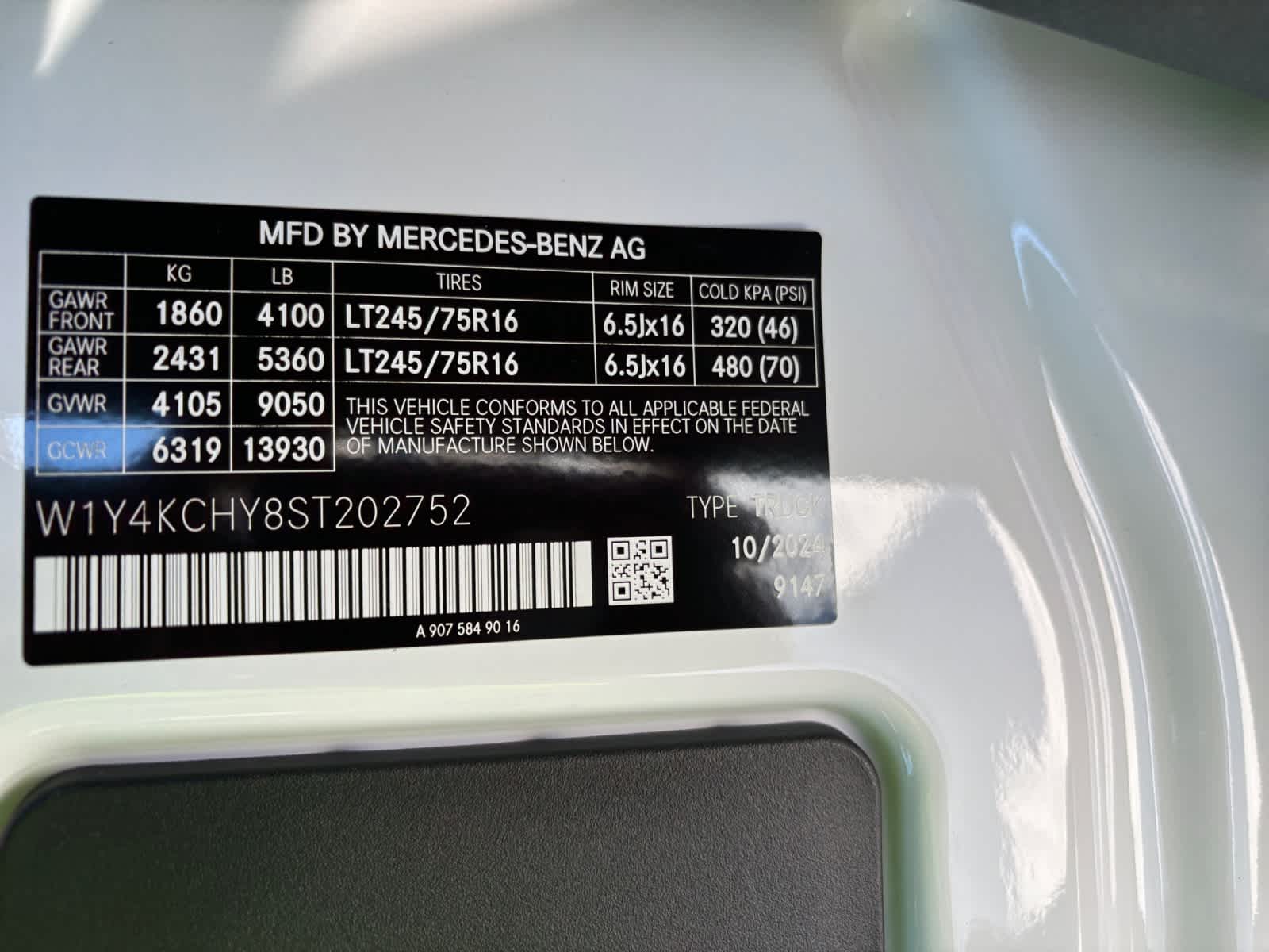 new 2025 Mercedes-Benz Sprinter 2500 car