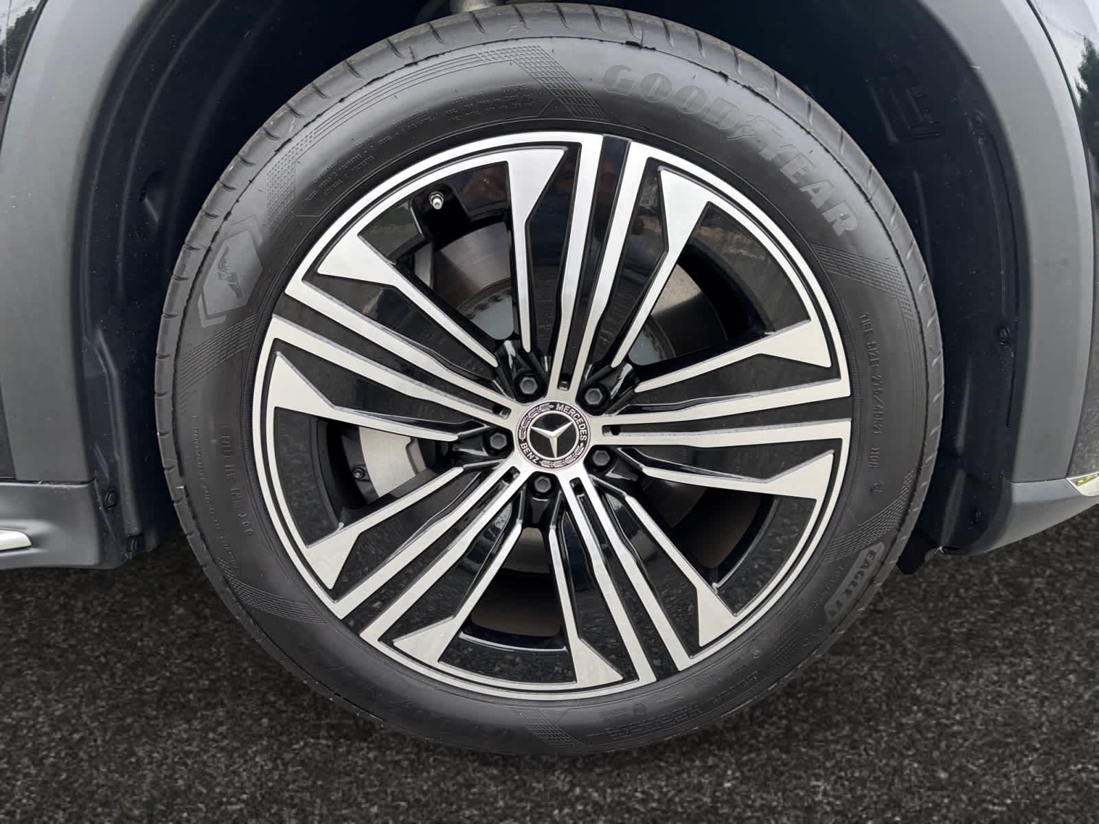 new 2025 Mercedes-Benz EQS 450 car