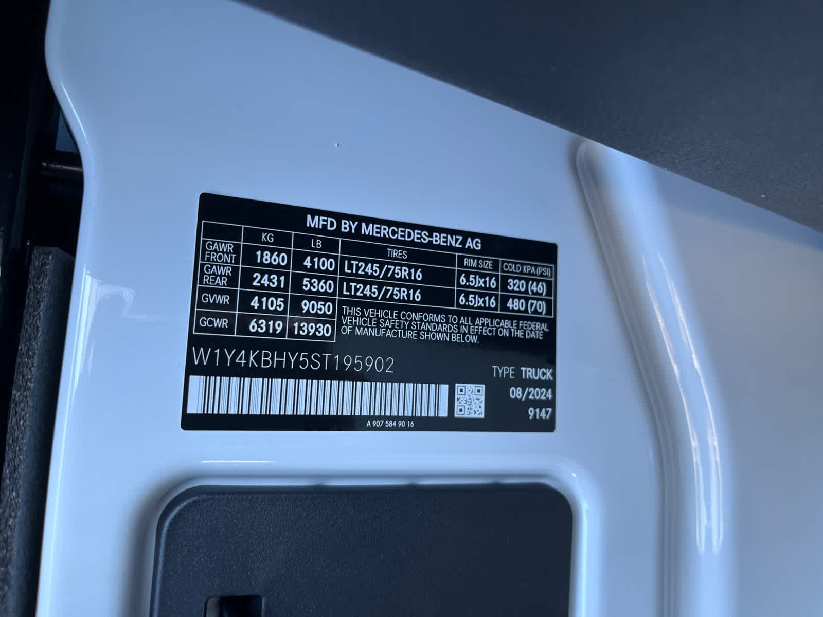 new 2025 Mercedes-Benz Sprinter 2500 car