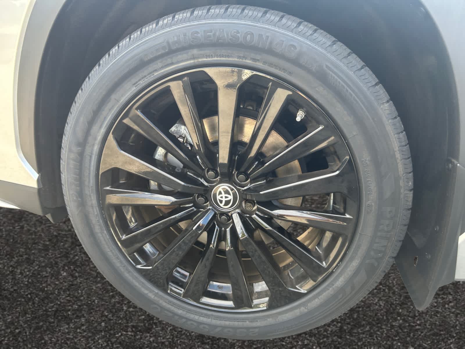 used 2023 Toyota Highlander car, priced at $45,497