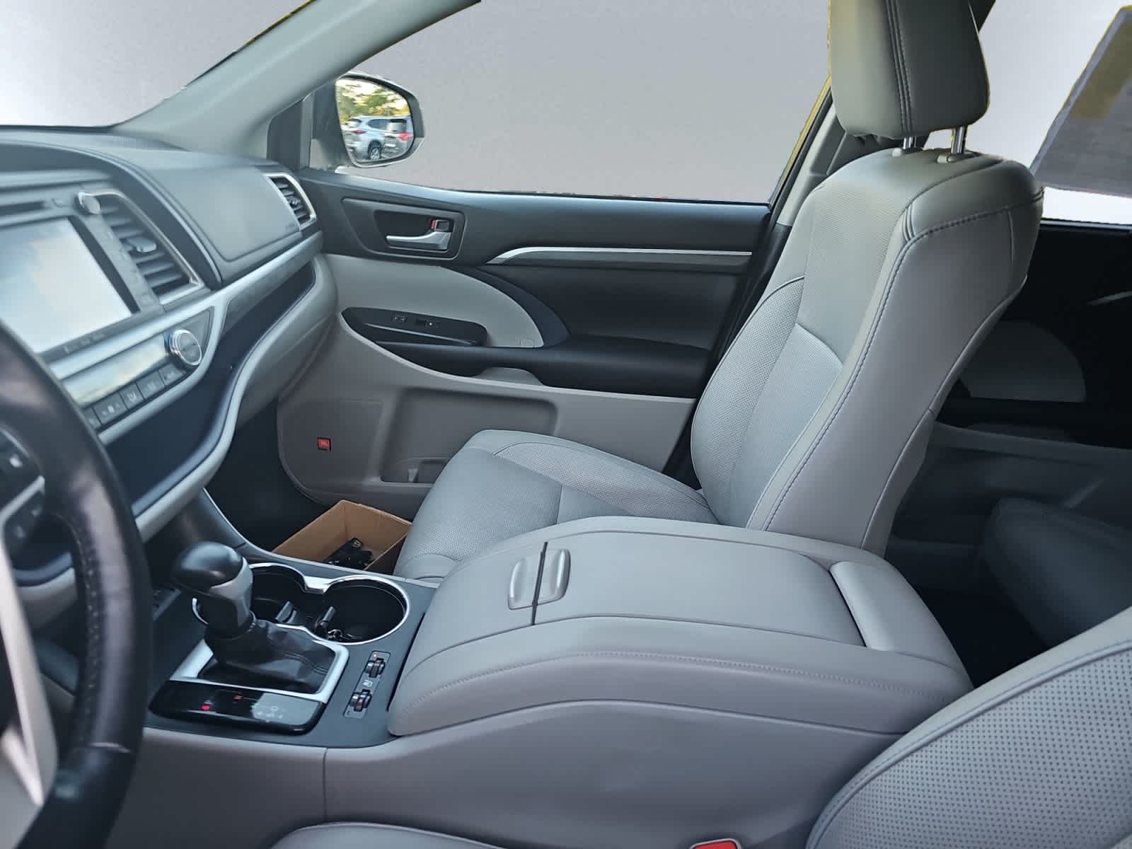 used 2017 Toyota Highlander car, priced at $34,497
