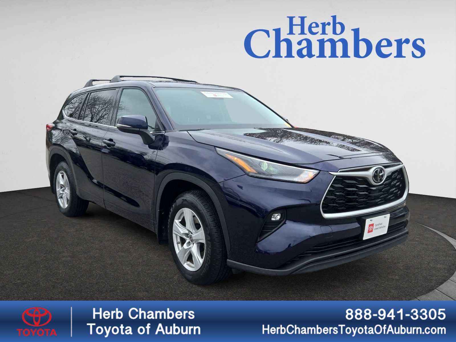 used 2022 Toyota Highlander car, priced at $34,998