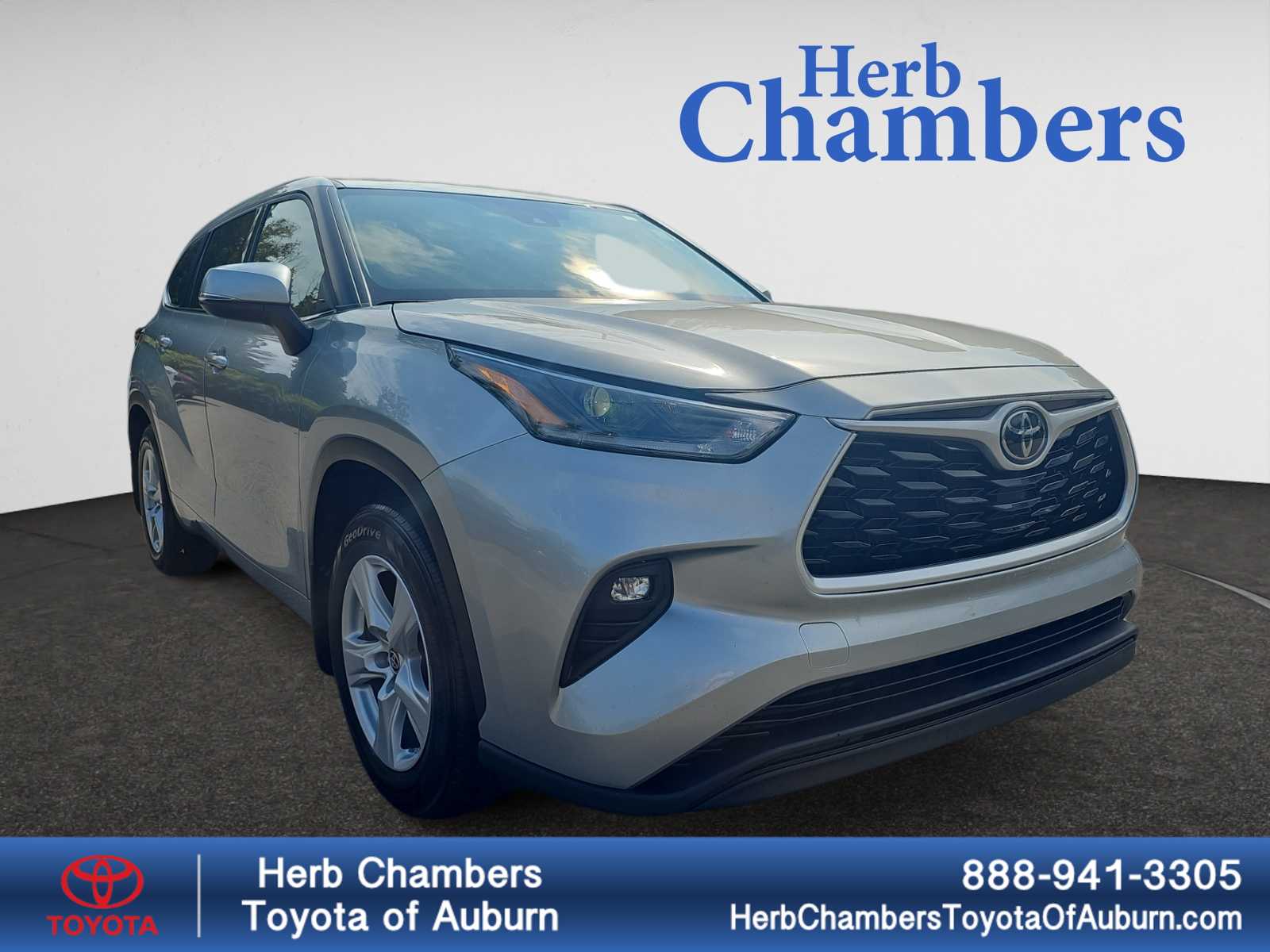used 2021 Toyota Highlander car, priced at $30,497