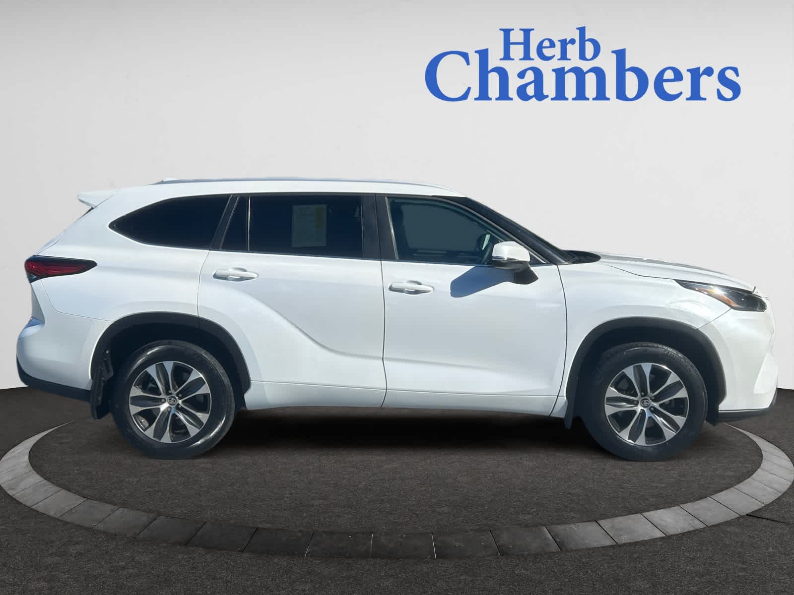 used 2023 Toyota Highlander car, priced at $43,497