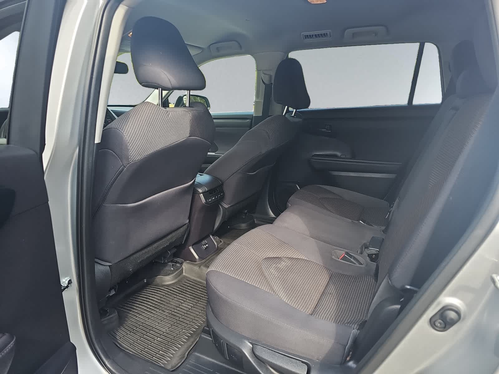 used 2021 Toyota Highlander car, priced at $30,497