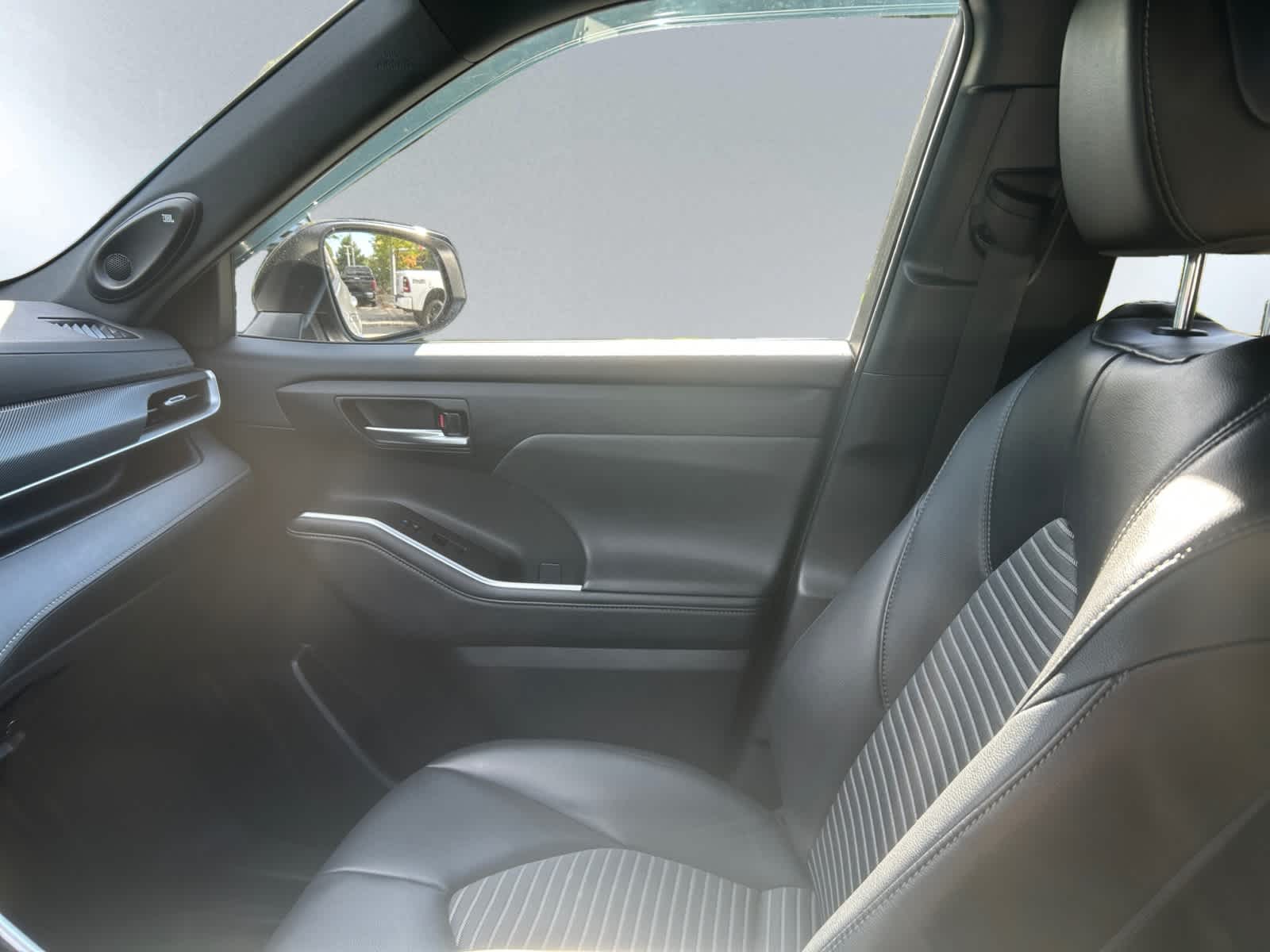 used 2023 Toyota Highlander car, priced at $45,497